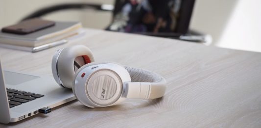 Plantronics VOYAGER 8200 UC