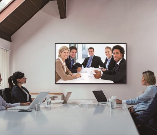 PANASONIC PRESENTA LAS NUEVAS PANTALLAS 4K PROFESIONALES EQ2