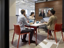 Un estudio de POLY identifica 12 consideraciones clave para la gestión del trabajo híbrido