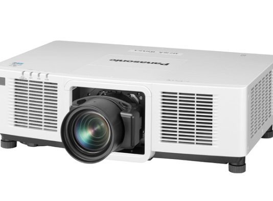 PANASONIC AMPLÍA LA GAMA DE PROYECTORES DE ALTO BRILLO CON NUEVOS MODELOS MÁS COMPACTOS, LIGEROS Y SILENCIOSOS