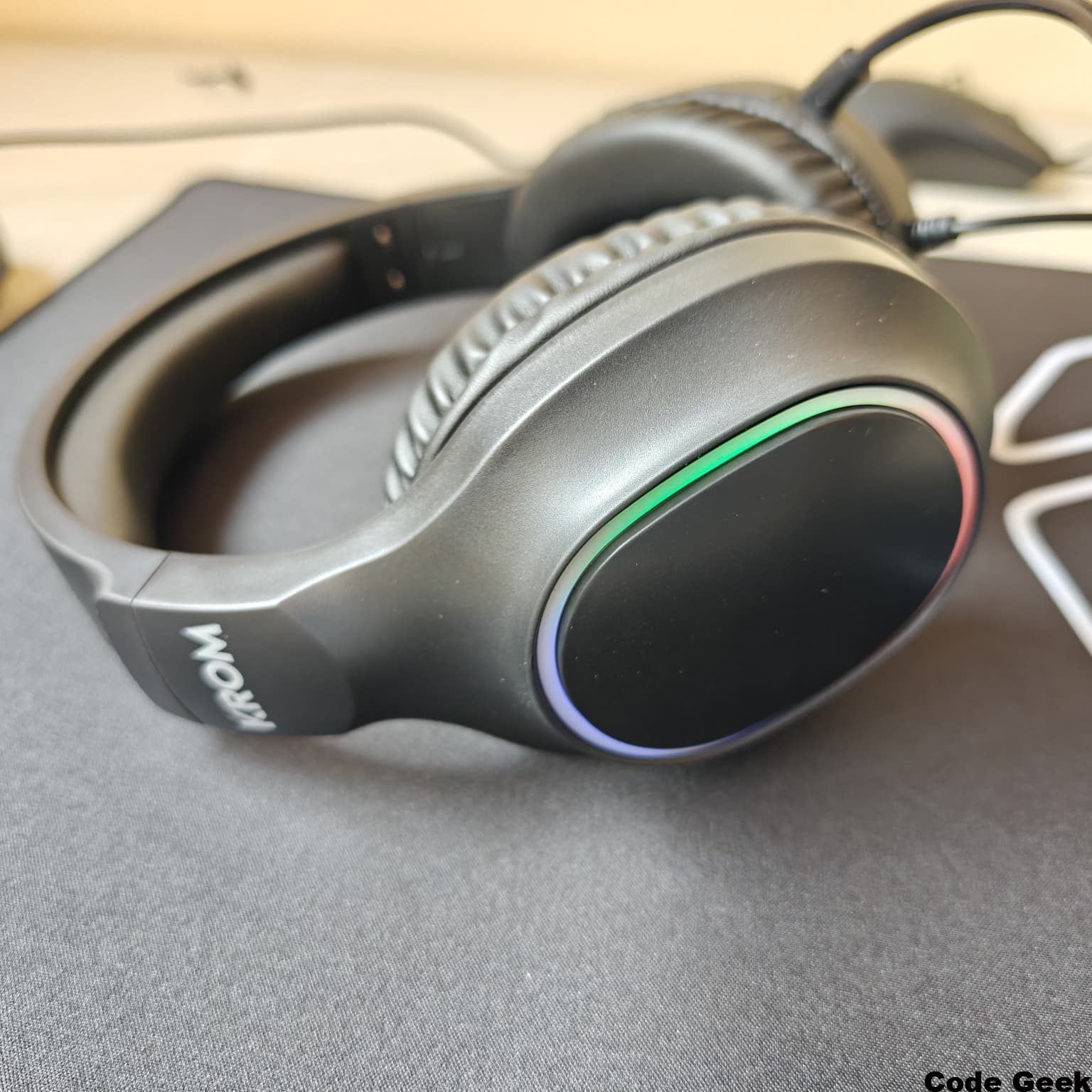 Auriculares Krom Kenta Iluminación