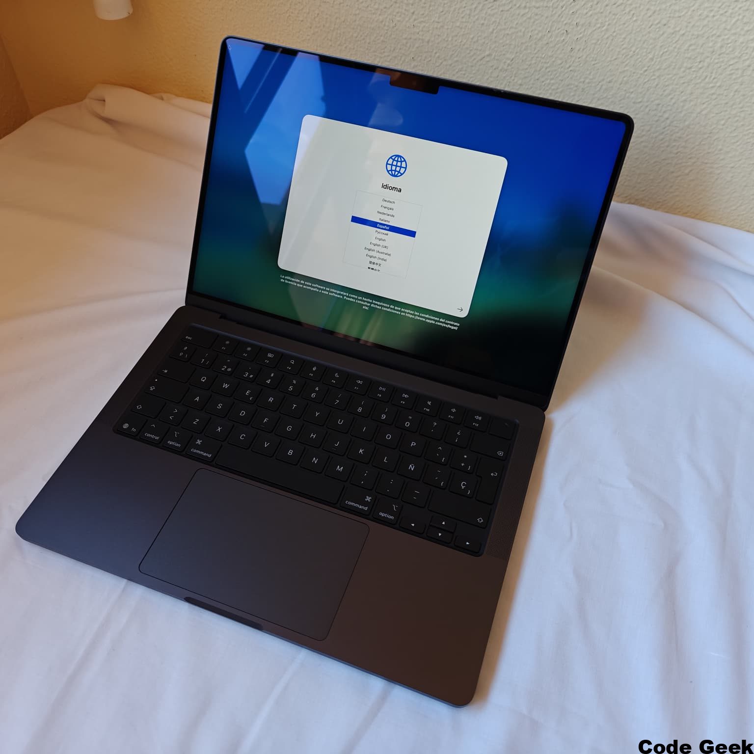 MacBook Pro M5 Conectores Laterales